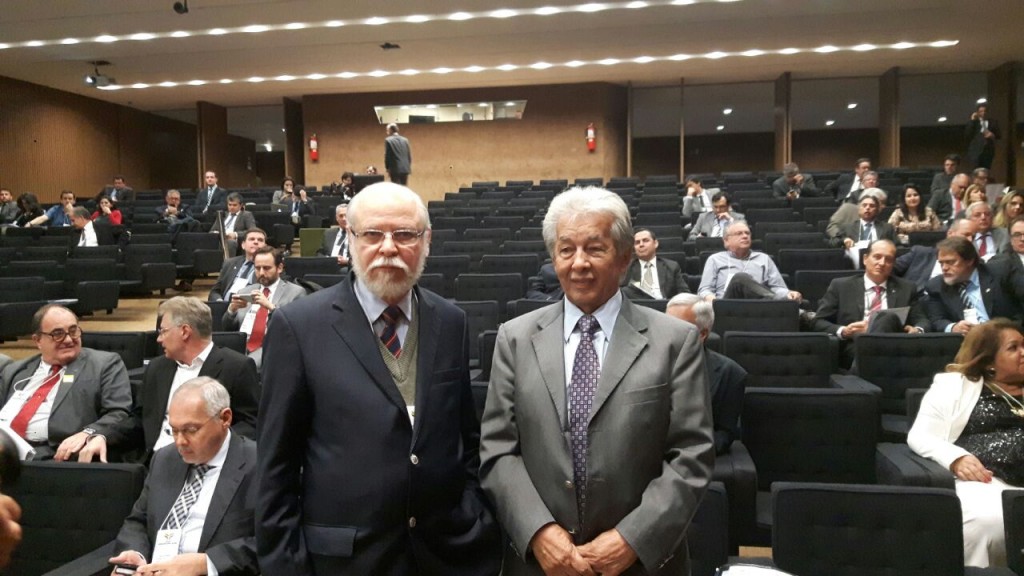 Dr. Aluisio Sobreira e China (Fotos: Divulgação UNICAM)