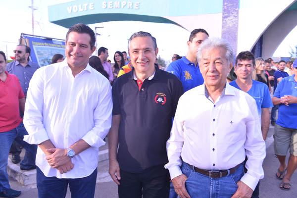 Ministro Quintella, senador Eduardo Amorin e China (Foto: Sharlon Sodré)